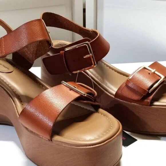 No Boundaries Cognac Adjustable Buckle Platform Sandals Size 11 - Picture 2 of 10